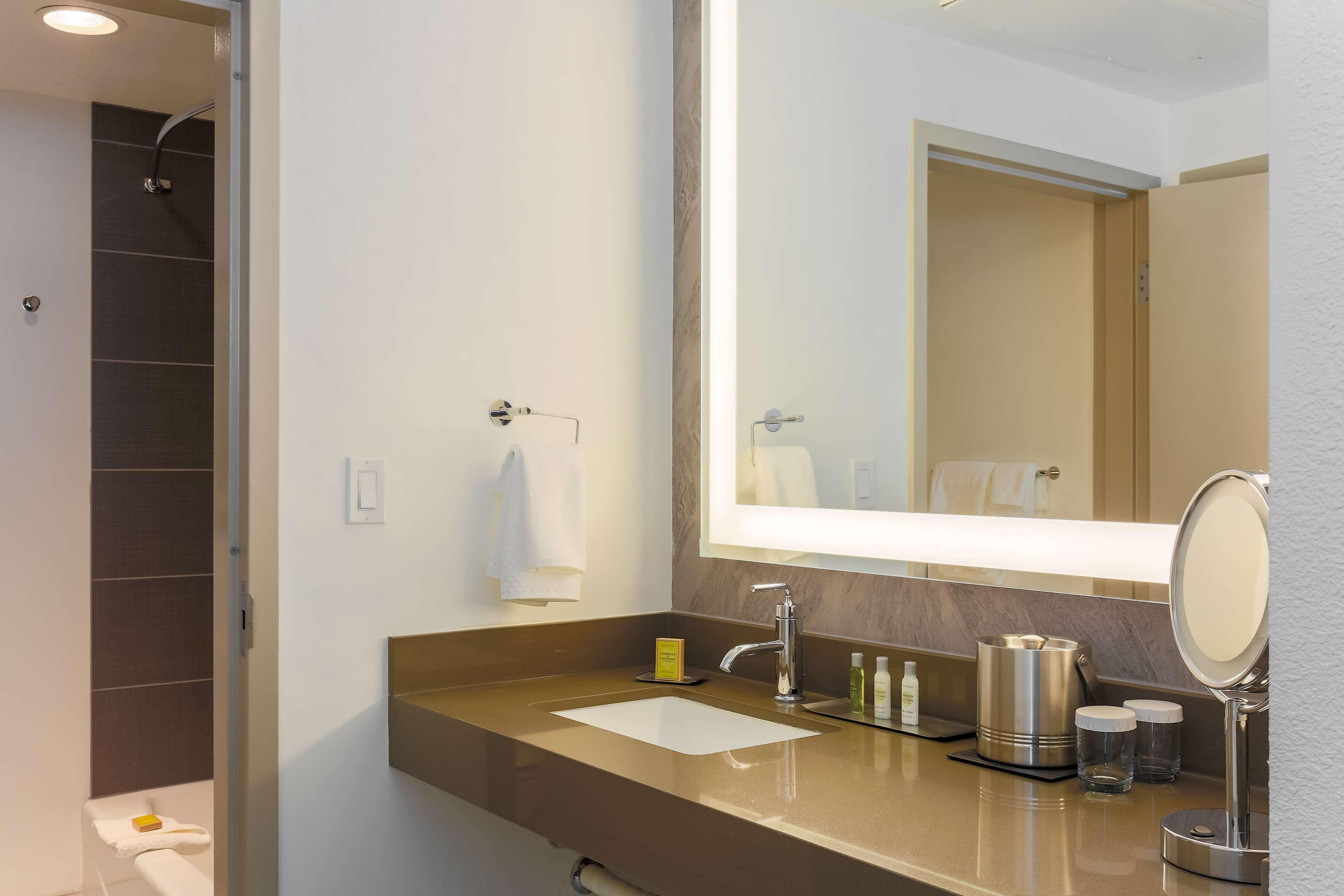 Doubletree Suites By Hilton Hotel Sacramento - Ранчо Кордова Экстерьер фото