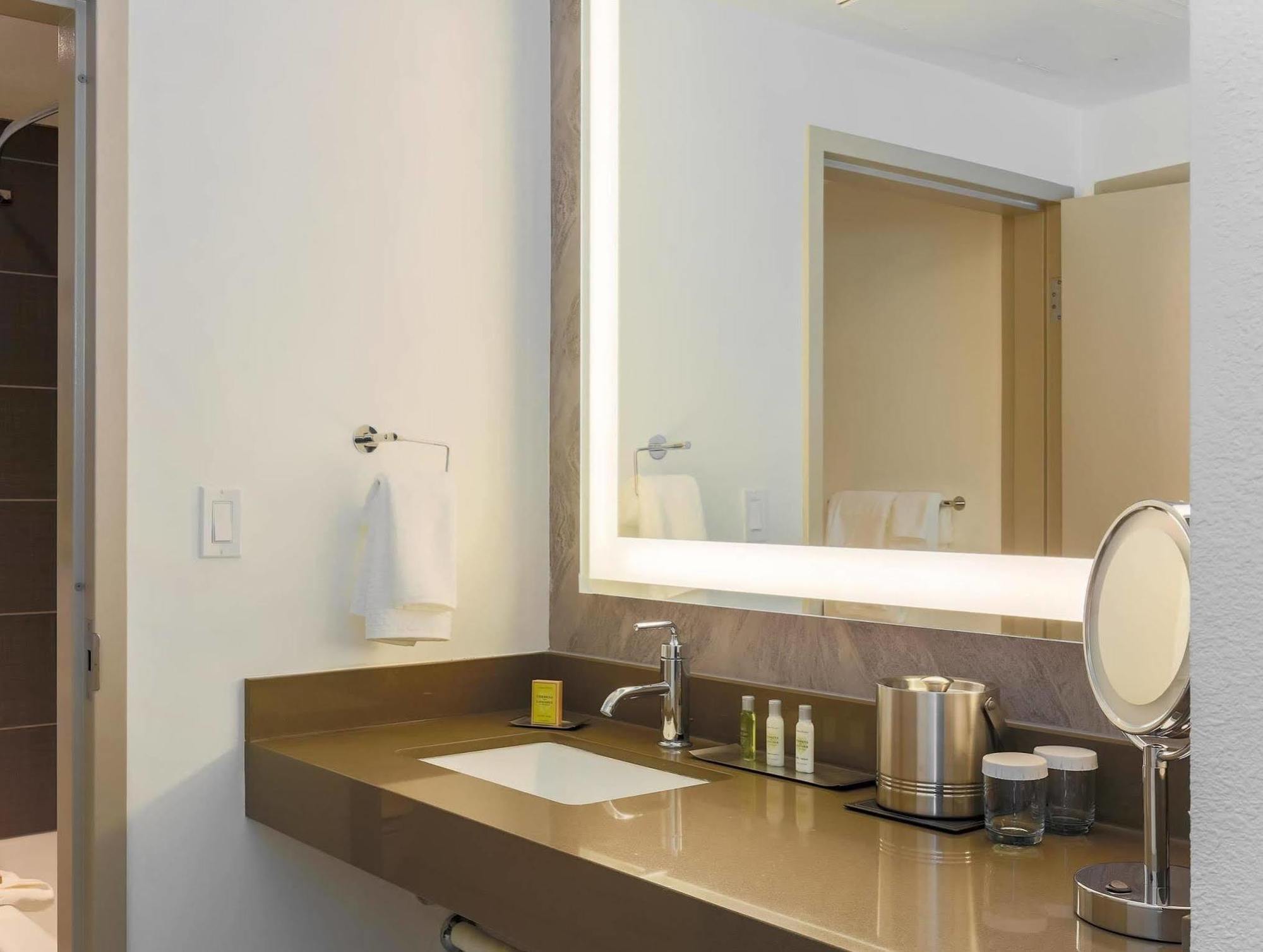 Doubletree Suites By Hilton Hotel Sacramento - Ранчо Кордова Экстерьер фото